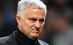 Người đẹp nghi ngoại tình với HLV Mourinho nói gì với báo chí?