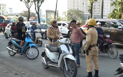 Clip: Theo tổ công tác đặc biệt cảnh sát Thủ đô bắt lỗi giao thông