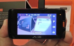 Camera hành trình có định vị GPS, quay và sao lưu video thời gian thực