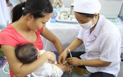 Hàng chục trẻ phải nhập viện sau khi tiêm vắc xin ComBE Five
