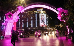 Không thể rời mắt với hình ảnh phố Sài Gòn “biến hình” ngày cuối năm