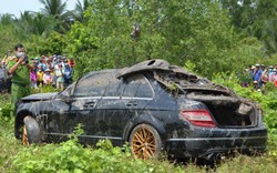 Người thân “chết đứng” khi thấy thi thể 2 con trai, con dâu đang mang bầu 8 tháng trong xe Mercedes