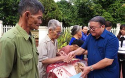 Quan tâm, trợ giúp đỡ nhiều hơn với người dân vùng an toàn khu