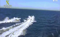 TBN: Tàu va nhau, 3 cảnh sát rơi xuống biển, 4 tên buôn ma túy quay lại và diễn biến kỳ lạ
