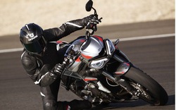 2020 Triumph Street Triple 765RS: Tăng sức mạnh, thiết kế đột phá