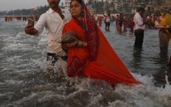 Chụp ảnh selfie dưới sông, 4 thành viên gia đình Ấn Độ chết thảm