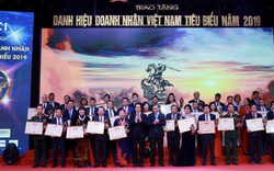 Thủ tướng dự Lễ trao tặng danh hiệu “Doanh nhân Việt Nam tiêu biểu”