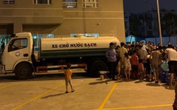 Vụ nước sạch Hà Nội có mùi lạ: Trong 5 tiếng, 2.000 cuộc gọi xin hỗ trợ cấp nước