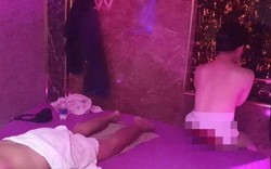 5 nữ tiếp viên "trườn sữa", tắm chung với quý ông trong quán massage trụy lạc