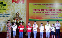 Supe Lâm Thao tuyên dương các em học sinh giỏi