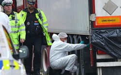 Vụ 39 thi thể trong xe ở Anh: 'Dấu tay đẫm máu' trên cửa container