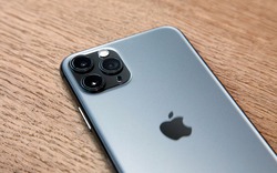 Cuộc chiến nảy lửa giữa camera iPhone 11 Pro và DSLR trị giá 174 triệu đồng