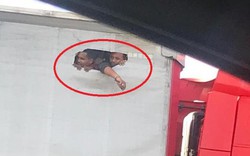 Người nhập cư vào Anh đục thủng màn che trên xe container để lấy dưỡng khí