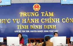 Cán bộ 'cười khanh khách vào mặt dân' bị tạm dừng công việc