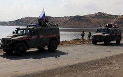 Tin quân sự: 300 lính Nga, 20 xe bọc thép ùn ùn tiến về Bắc Syria