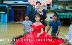 Hớn hở đám cưới rước dâu bằng thuyền thúng trong trời mưa bão