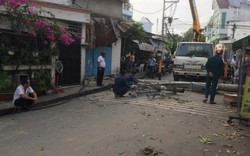 2 cột điện ở Sài Gòn bất ngờ gãy đổ, một phụ nữ bị thương