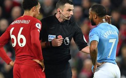 Vì sao Man City không được hưởng penalty khi Arnold để bóng chạm tay?