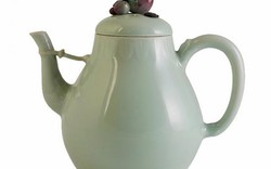Choáng với giá trị khủng của ấm trà sứt được đem đấu giá tại Anh