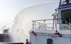 Tàu chở hơn 4.700 tấn thép phế liệu bốc cháy ngoài phao số 0