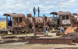 Đột nhập nghĩa địa tàu hỏa khổng lồ giữa sa mạc