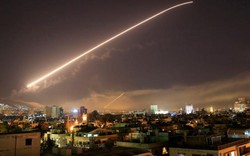 Israel ồ ạt tấn công vào Damascus, Syria gồng mình chống đỡ