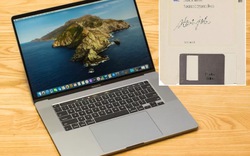 Đĩa mềm có chữ ký của Steve Jobs bị “thét giá” gấp 4 lần MacBook Pro