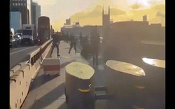 Video: Kịch tính màn bắn chết nghi phạm đâm dao nhiều người ở cầu London