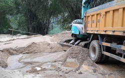 Yên Bái: Cầu Tô Mậu bị uy hiếp bởi nạn khai thác cát