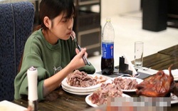 Ăn một lúc 6kg thịt, gái trẻ TQ bị nhiều nhà hàng buffet cấm cửa