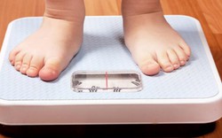 Chậm tăng cân - "họ hàng gần" của SDD và thấp còi ở trẻ em