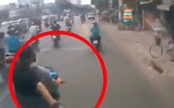 Clip: "Cà khịa" xe tải, hai thanh niên nhận cái kết đắng ngắt