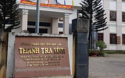 Một thanh tra viên bị bắt trong sới bạc