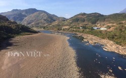Sơn La: Nước sông Đà cạn đột ngột chưa từng có, dân bất an