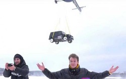 Nga: Thất vọng với "xế hộp" 270.000 USD, dùng trực thăng thả từ độ cao hơn 300 mét
