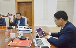 Lần đầu tiên UBND tỉnh Quảng Ninh tổ chức phiên họp không giấy tờ