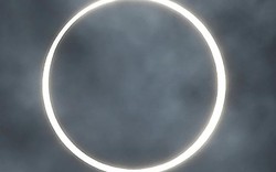 Người dân châu Á phấn khích khi thấy nhật thực “vòng tròn lửa” siêu hiếm