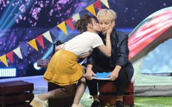 Nữ DJ 21 tuổi quê Cà Mau bạo dạn ôm hôn, tỏ tình trai đẹp trên sóng truyền hình