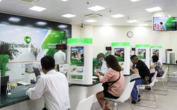 Vietcombank: Lợi nhuận tăng mạnh, nợ xấu gần đủ mua OCB