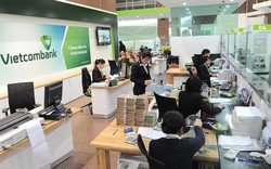 Vietcombank: Lợi nhuận tăng sốc, lương giảm dần đều
