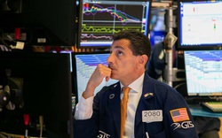 Dow Jones bay 1.000 điểm, chứng khoán Á - Âu đỏ lửa khi dịch virus corona gieo rắc hoảng loạn