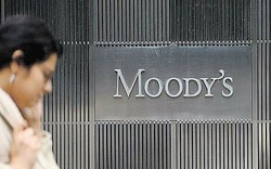 Moody's hạ triển vọng xếp hạng tín nhiệm 18 ngân hàng Việt 