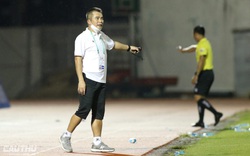 “Mourinho Việt Nam” muốn trọng tài bù thêm giờ để “khán giả xem cho vui”