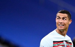 Ronaldo nhiễm Covid-19, M.U và 3 đội bóng Ngoại hạng Anh vạ lây