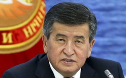 Tổng thống Kyrgyzstan tuyên bố từ chức vì không muốn gây đổ máu và bắn vào chính người dân 
