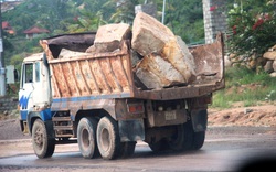 Dùng xe ben “quá đát”, hết kiểm định…thi công dự án nghìn tỷ ở Bình Định: Cực kỳ nguy hiểm(!)