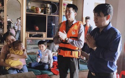 Báo Nông thôn Ngày nay/Điện tử Dân Việt chia sẻ với gia đình hai em bé lật thuyền tử nạn