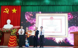Huyện nào là huyện đầu tiên của tỉnh Ninh Thuận vừa đón Bằng công nhận đạt chuẩn nông thôn mới?