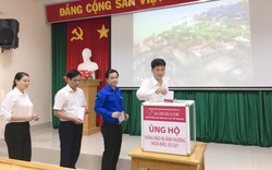 Tiểu ban chỉ đạo Chương trình Phát triển thanh niên Agribank ĐBSCL quyên góp ủng hộ đồng bào bị ảnh hưởng bão lũ