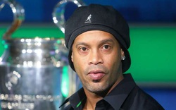 Ronaldinho dương tính với COVID-19